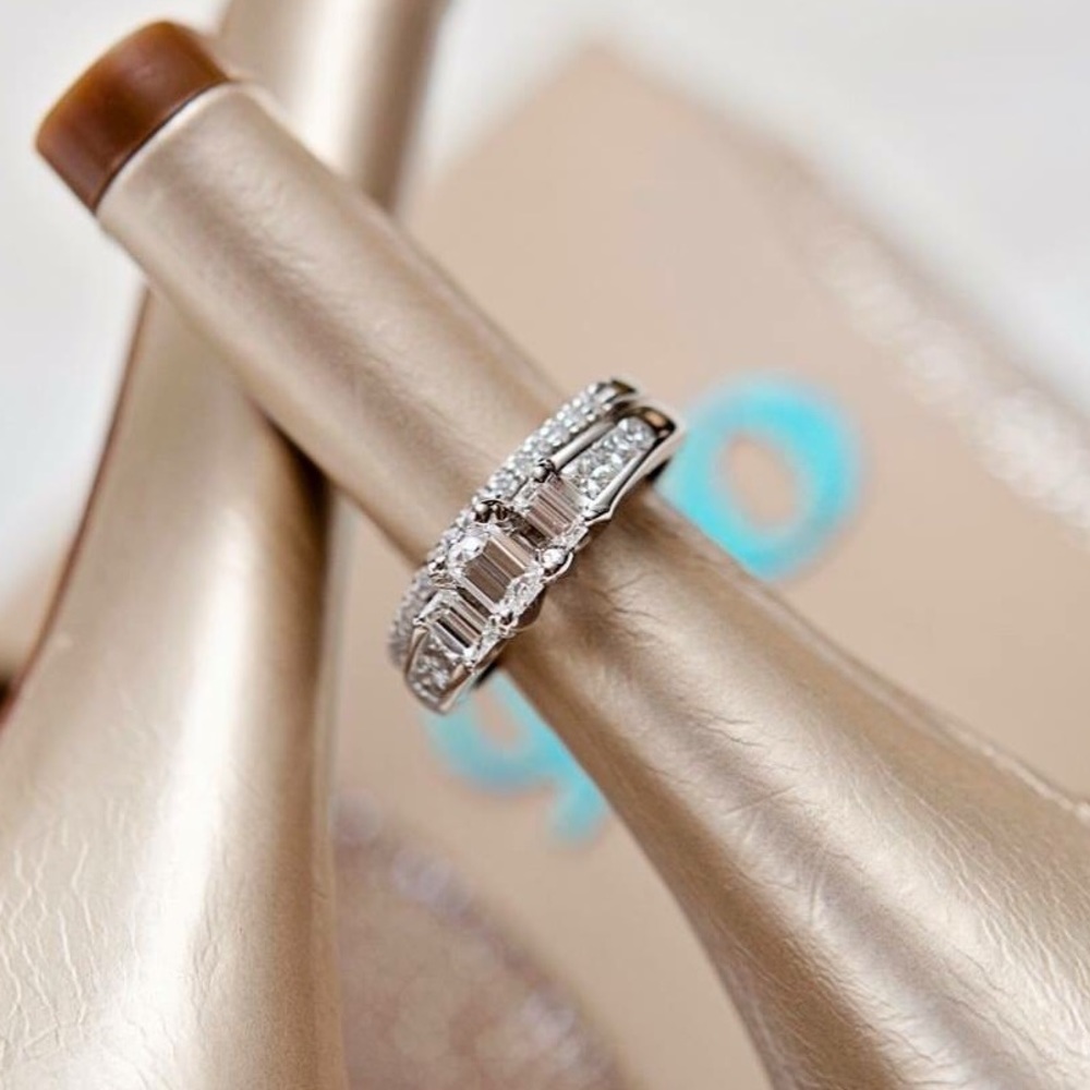 Zales emerald cut 3-stone engagement ring💍1.5ctw